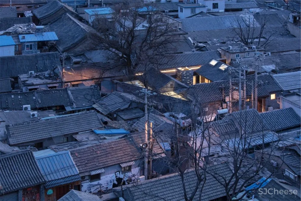 破旧大杂院改造成四合院民宿