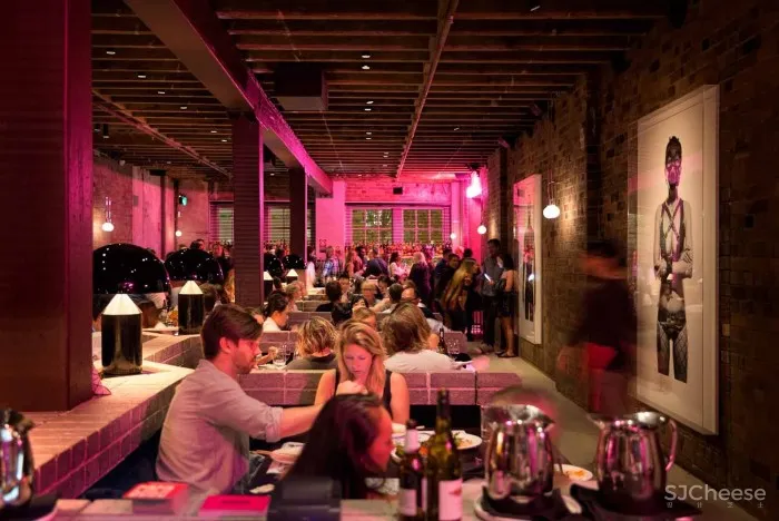 首发 | George Livissianis设计,Chin Chin +DOLPHIN 餐厅