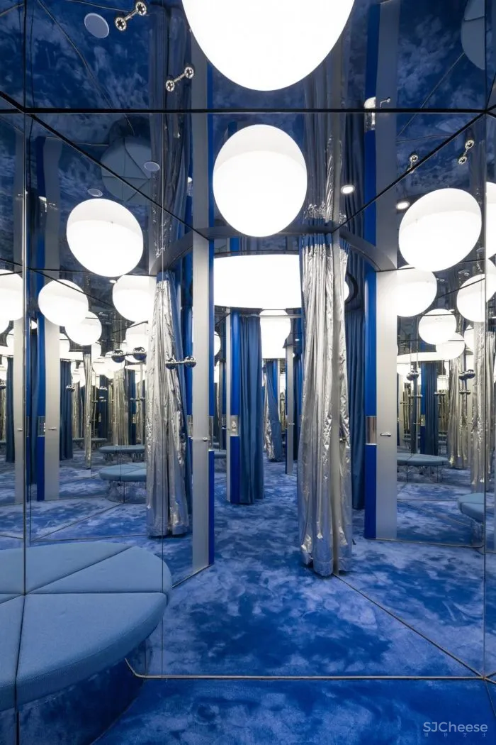 新作 丨 IEW.H埃维纽上海旗舰店：反重力的时空之旅