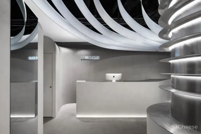 常凯生:莫比乌斯环形缠绕的新体验空间