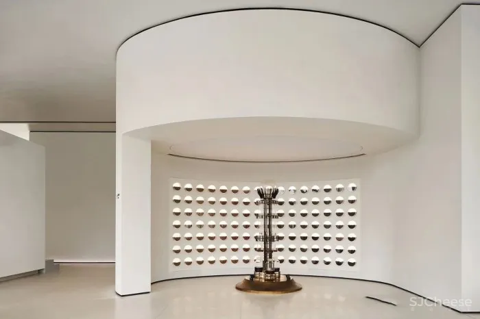 布鲁盟新作 丨折衷主义与艺术共鸣