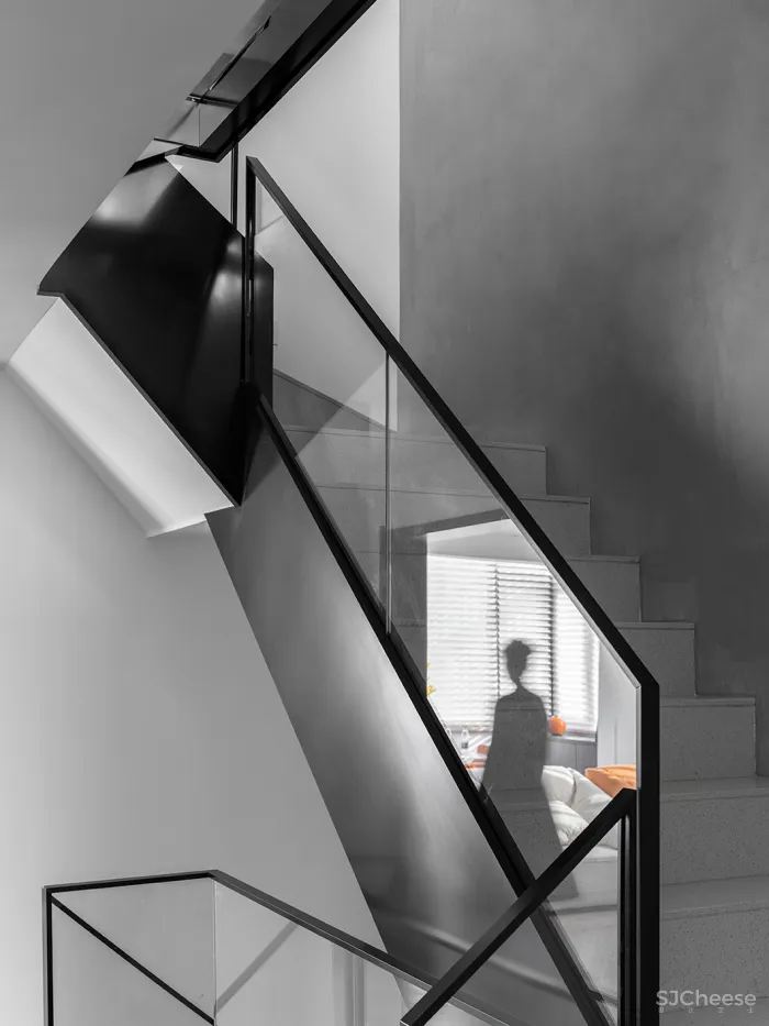 新作丨上海 360㎡ 私宅别墅,黑白格调 · 气质非凡!