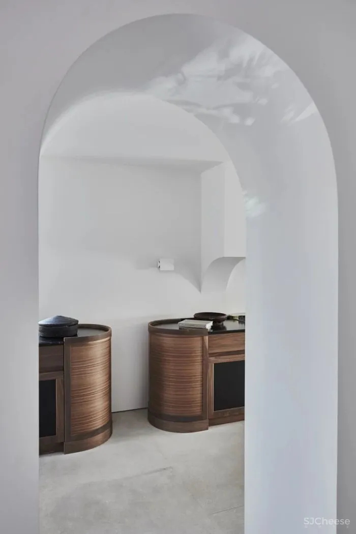 330㎡极简白大宅,拱形元素的高级玩法