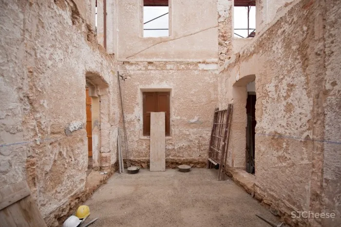 Aulets Arquitectes:巴塞罗那改造住宅 Enological Station