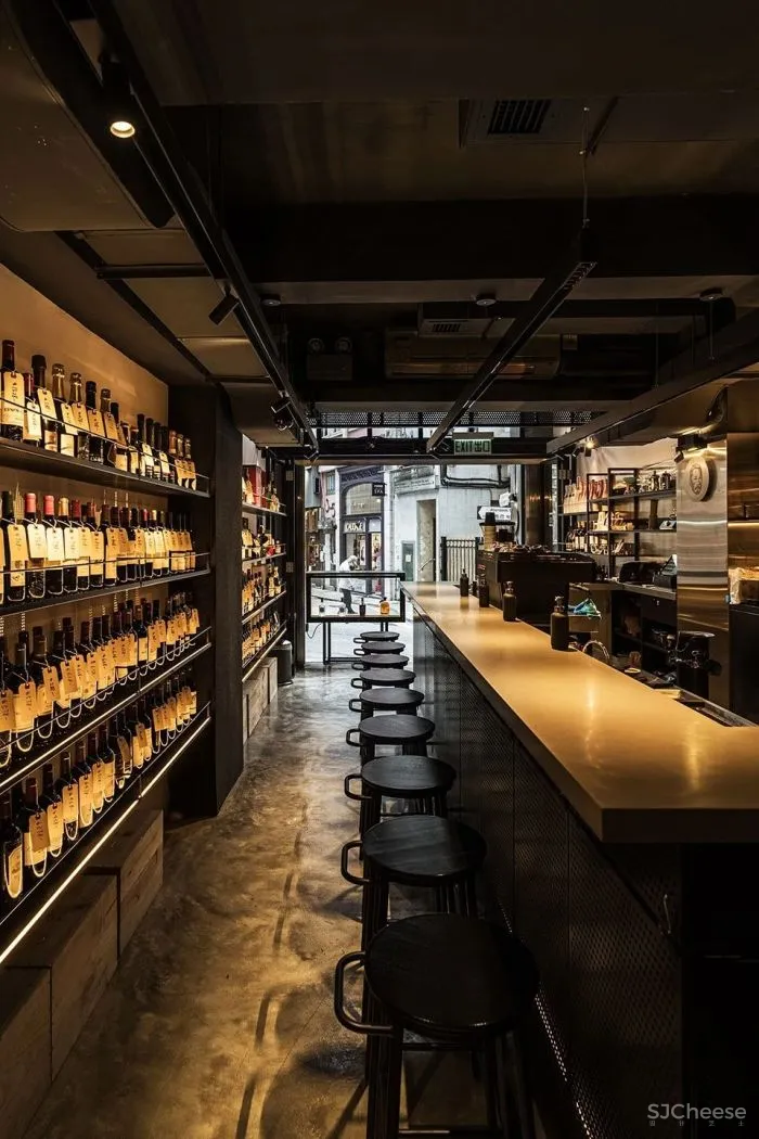 融入中环街景 Dio咖啡馆,香港