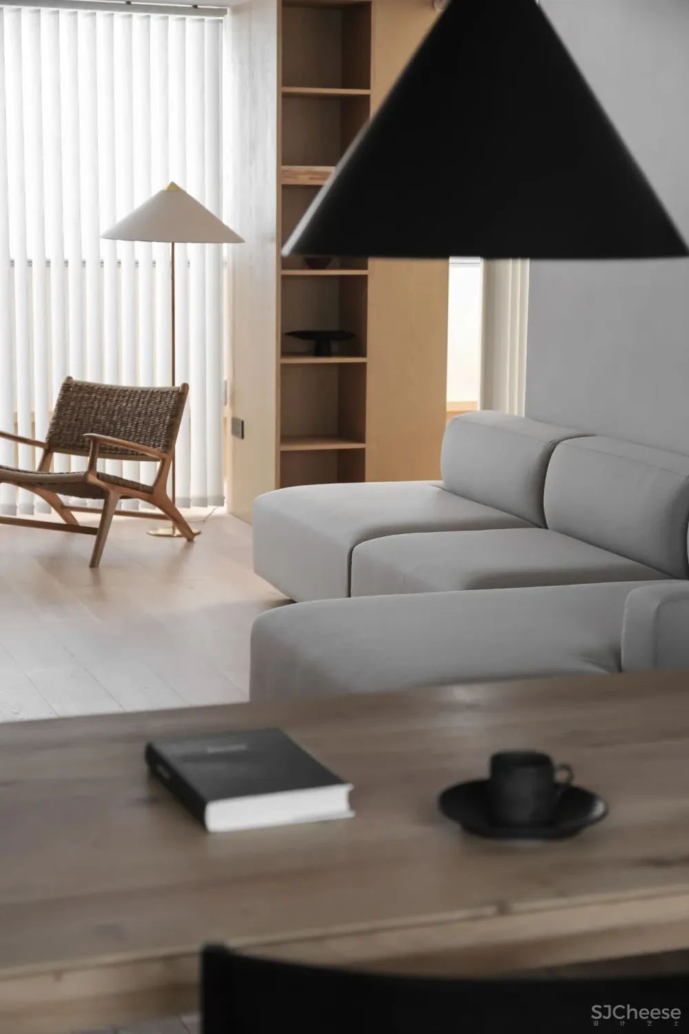 130㎡禅意居所,竖百叶与原木太美了!