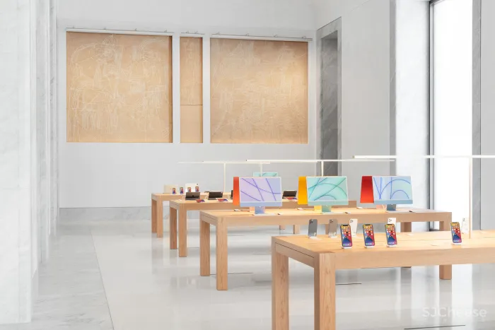 苹果最新旗舰店开幕!Foster Partners 爆改百年宫殿,刷新零售空间逼格