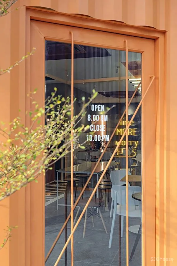 越南新开的创意咖啡馆,这设计很“养眼”