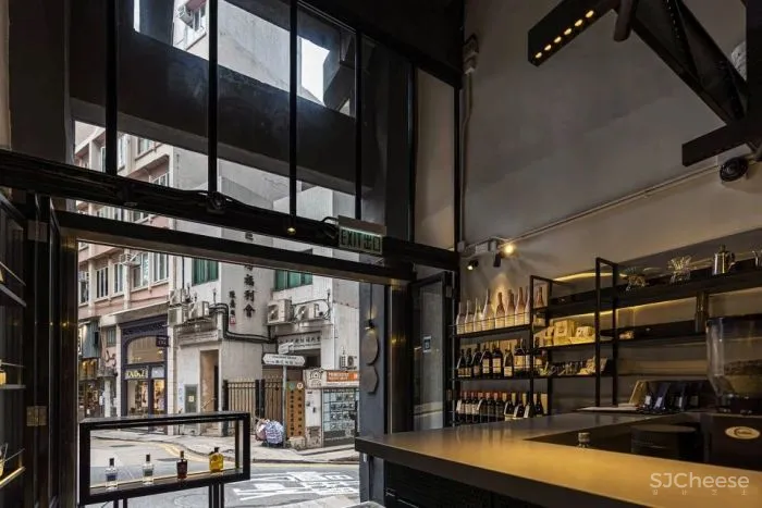 融入中环街景 Dio咖啡馆,香港