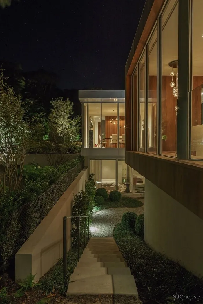 Old Orchard House / Blaze Makoid Architecture