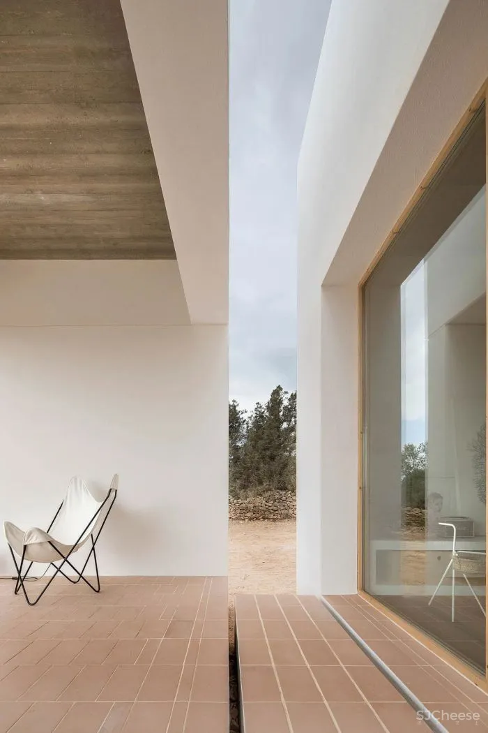 94㎡原木住宅里的光影魔术，开启夏日梦幻之旅！