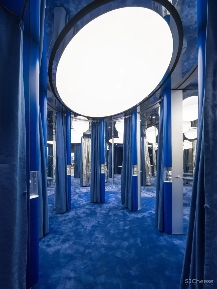 新作 丨 IEW.H埃维纽上海旗舰店：反重力的时空之旅