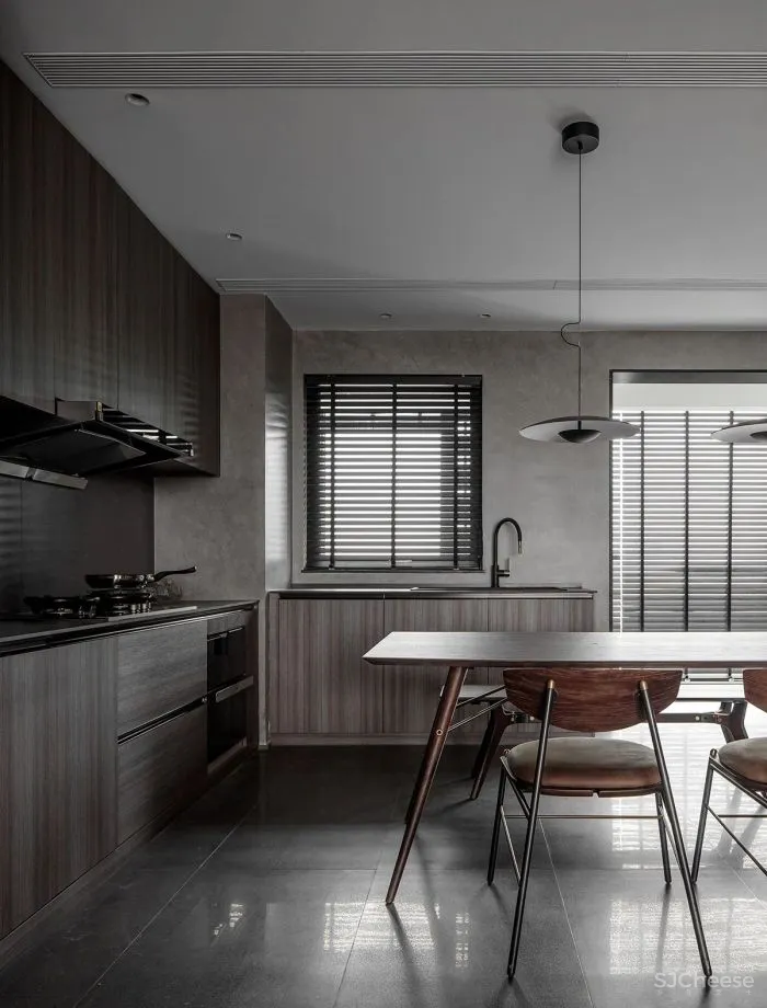 境壹设计丨 暗调咖啡,130㎡奢享一人居