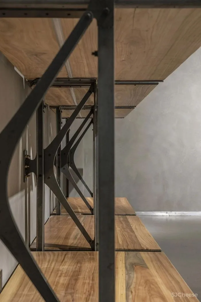 新作 嵌入旋转“结构” 无目的概念书店 罗宇杰工作室