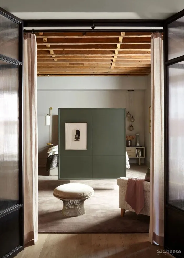 Kevin Dumais 低调奢华,一场来自中世纪的邂逅