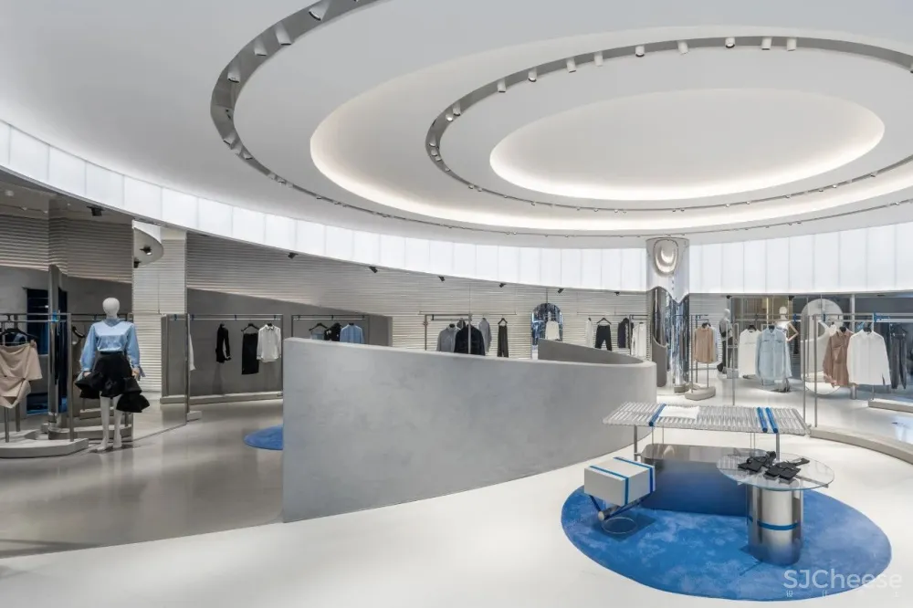 新作 丨 IEW.H埃维纽上海旗舰店：反重力的时空之旅