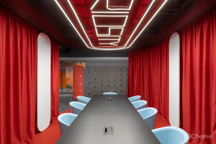 在办公室就能体验登陆太空，竟然有点炫酷！996也能愉快工作了？