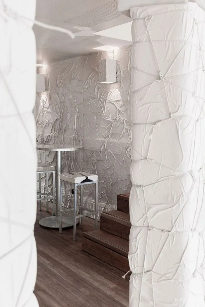 首发 | George Livissianis设计,Chin Chin +DOLPHIN 餐厅