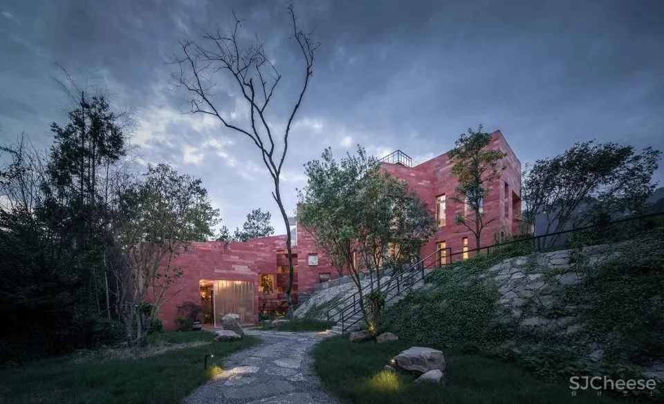 一对沪漂夫妻,回张家界造11层盒子屋,坐拥仙境最美景色