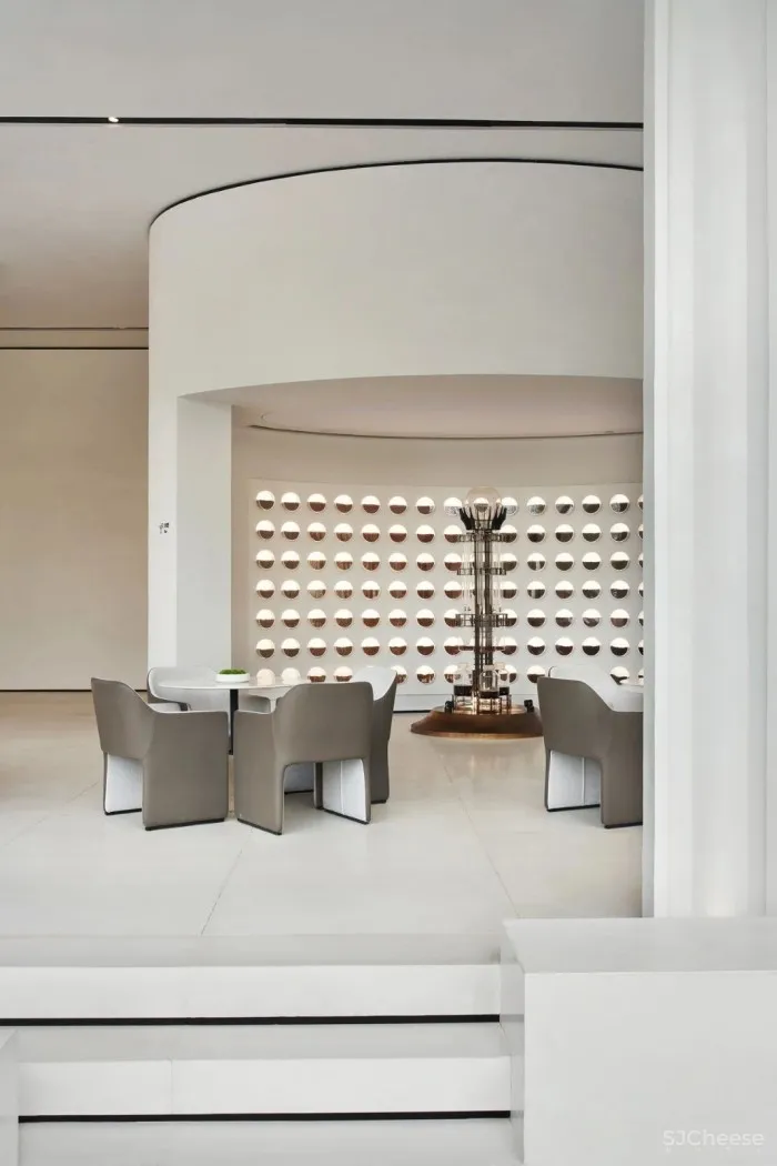 布鲁盟新作 丨折衷主义与艺术共鸣