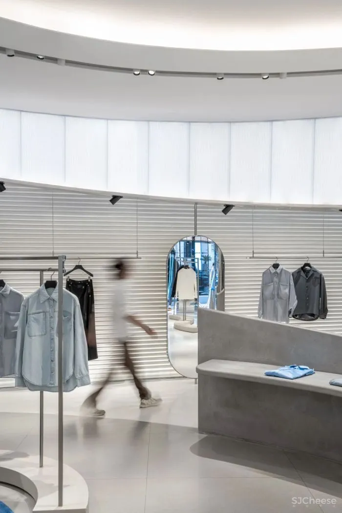 新作 丨 IEW.H埃维纽上海旗舰店：反重力的时空之旅