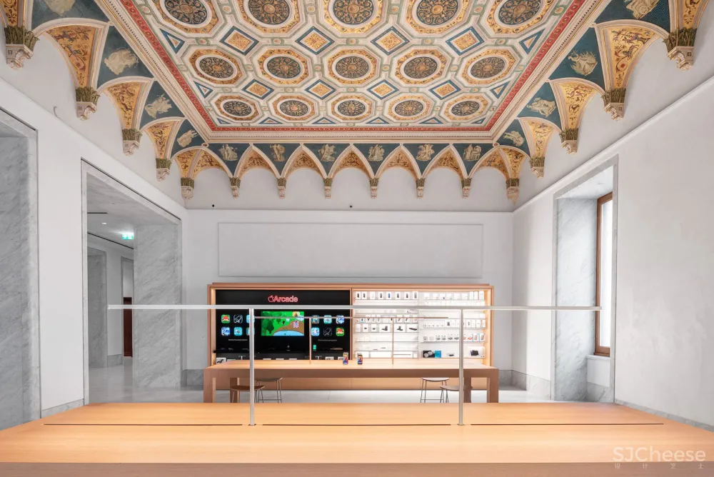 苹果最新旗舰店开幕!Foster Partners 爆改百年宫殿,刷新零售空间逼格