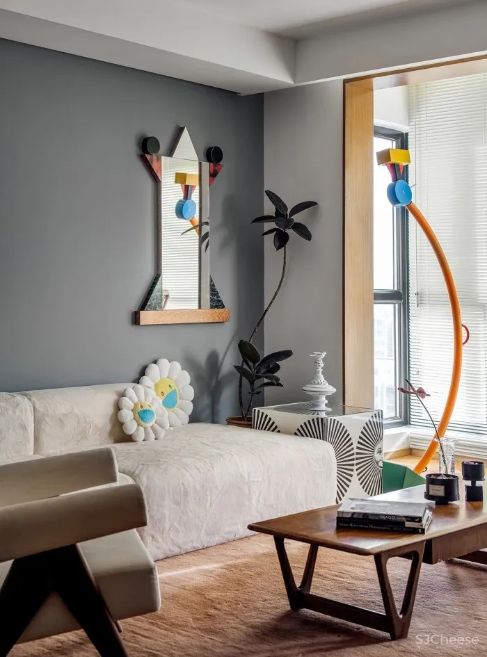 他用时装造型的技巧,在北京造出一只百变“魔盒”