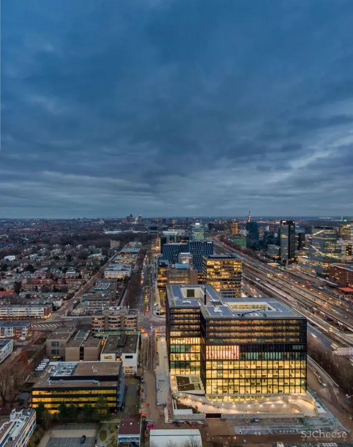 KAAN 新作 具有纪念意义和组成感的阿姆斯特丹新法院大楼