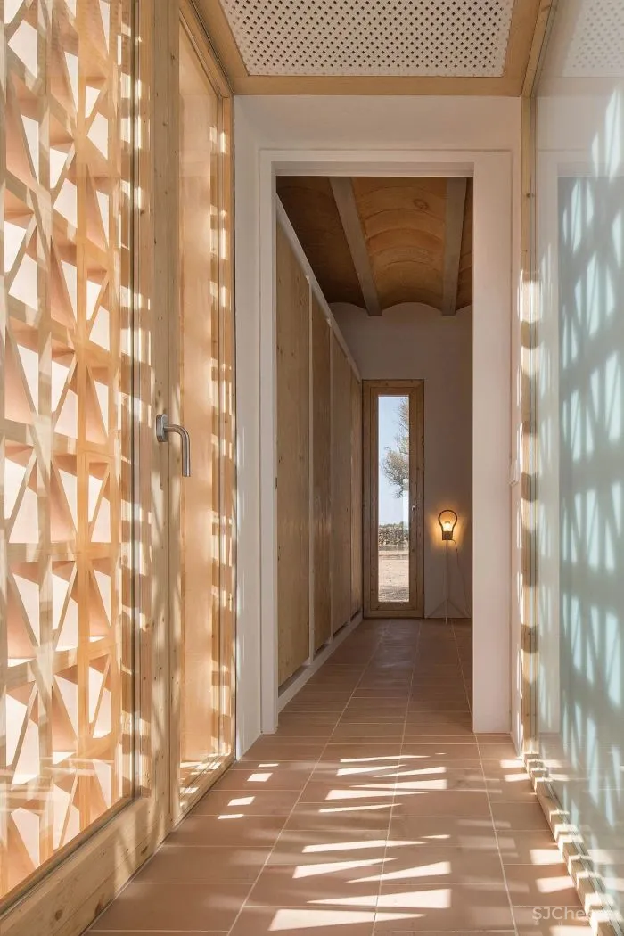 94㎡原木住宅里的光影魔术，开启夏日梦幻之旅！