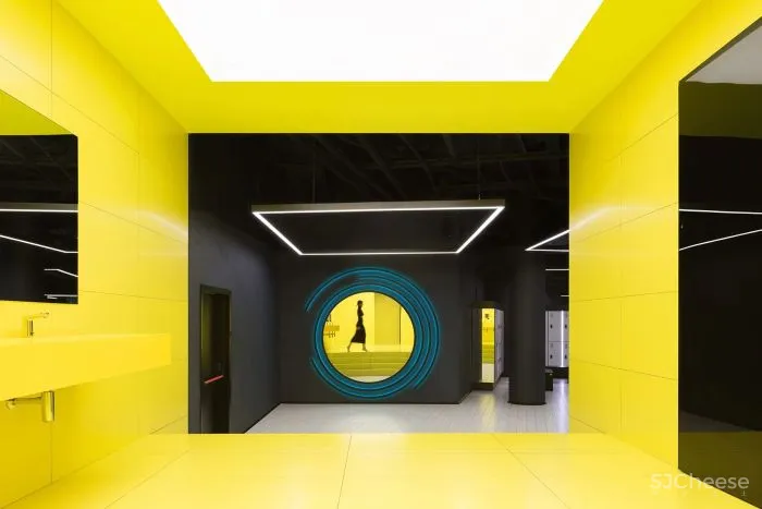 运动的不同维度 莫斯科Kometa Black健身俱乐部