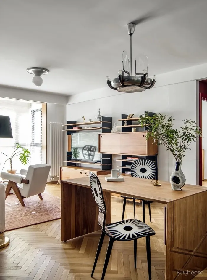 他用时装造型的技巧,在北京造出一只百变“魔盒”