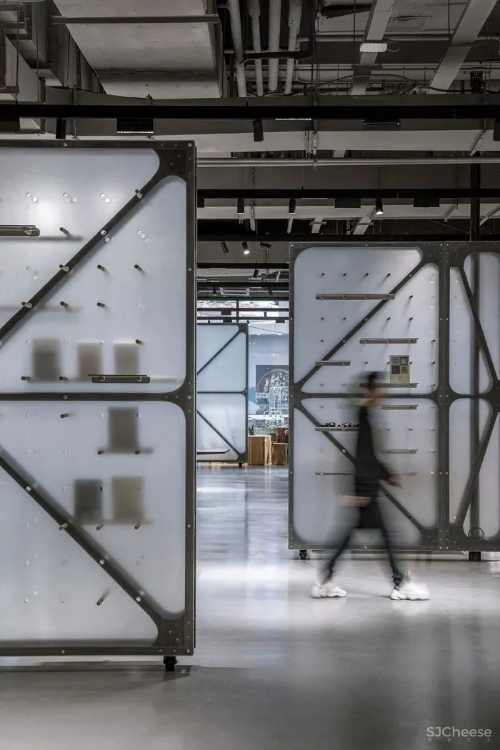 新作 嵌入旋转“结构” 无目的概念书店 罗宇杰工作室