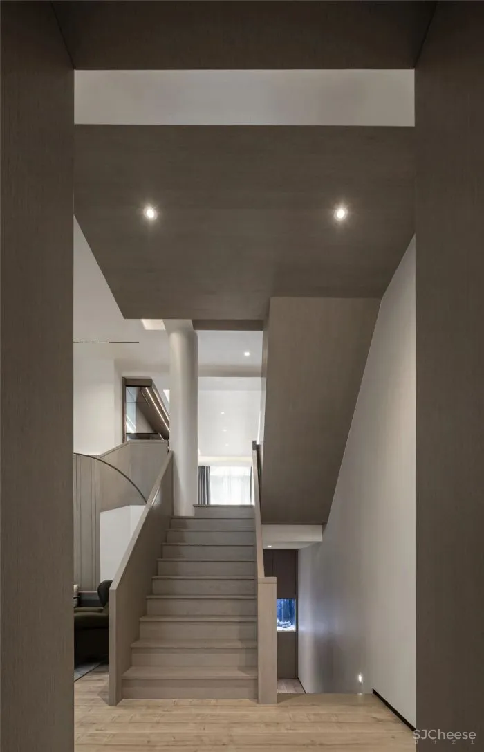 马蹄莲设计：或远亦近，舒缓的自然主义