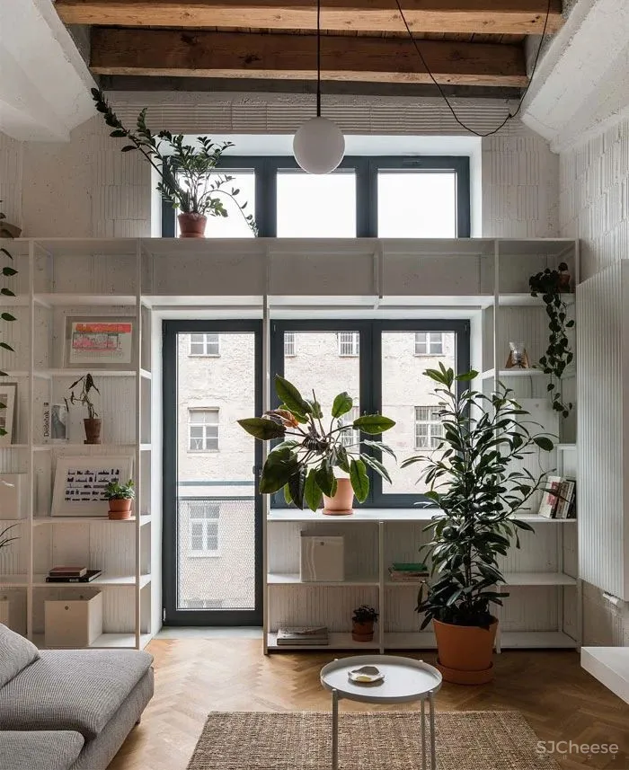 这座由仓库改建的住宅,完美的平衡了新与旧,并将空间充分利用