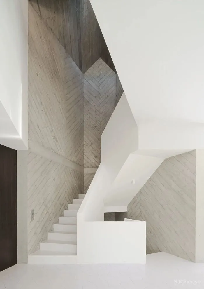 新作丨 庞大的混凝土“晶体” L别墅 POOL LEBER ARCHITEKTEN