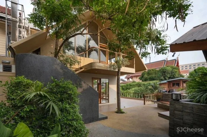 泰国王子餐厅Pae Thewaraj BodinChapa Architects