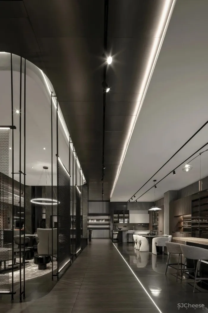 新作｜唐忠汉：环形净透延伸的材质光泽