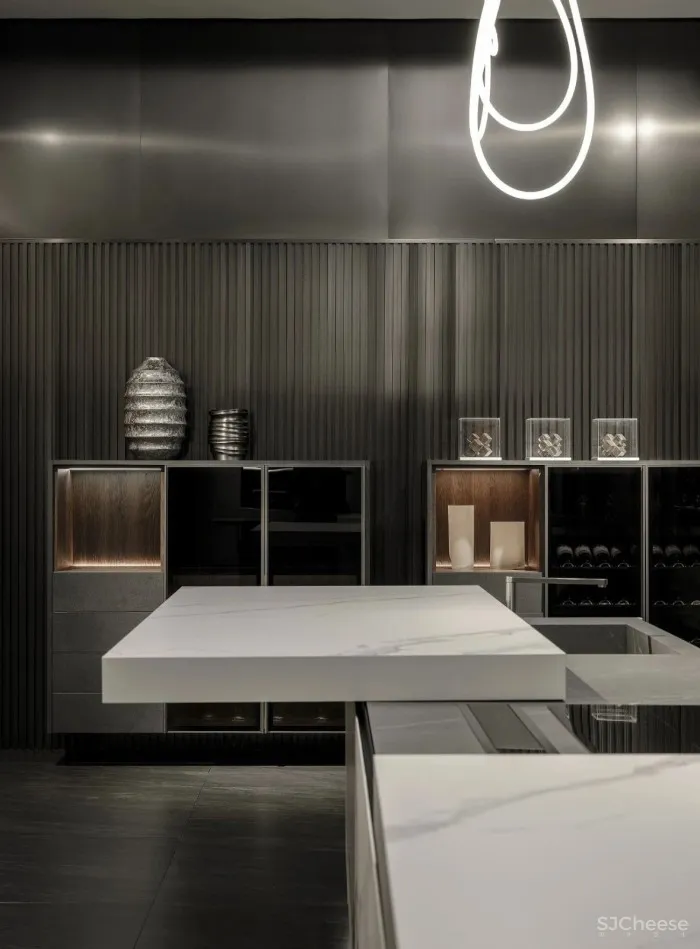 新作｜唐忠汉：环形净透延伸的材质光泽