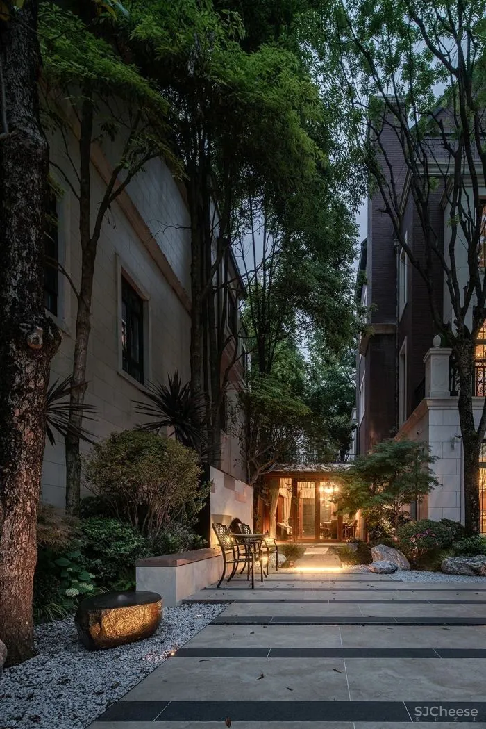 新作|成都1000㎡典雅豪宅,一场时光彼岸的文艺复兴