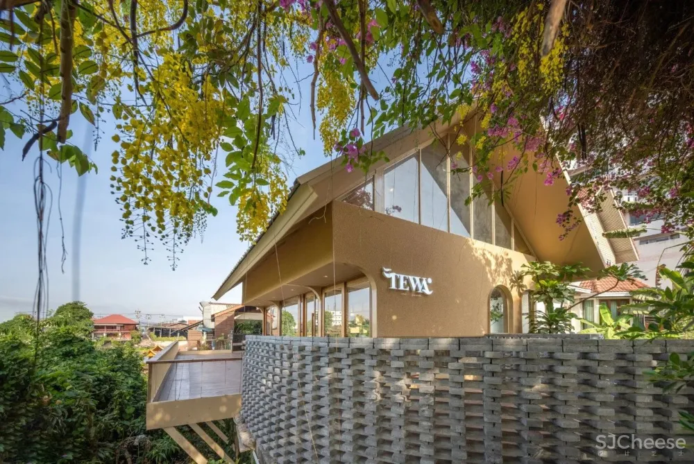 泰国王子餐厅Pae Thewaraj BodinChapa Architects