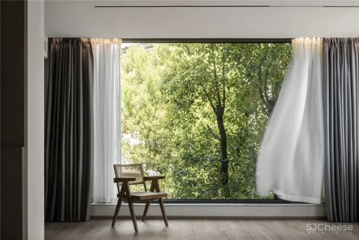 马蹄莲设计：或远亦近，舒缓的自然主义