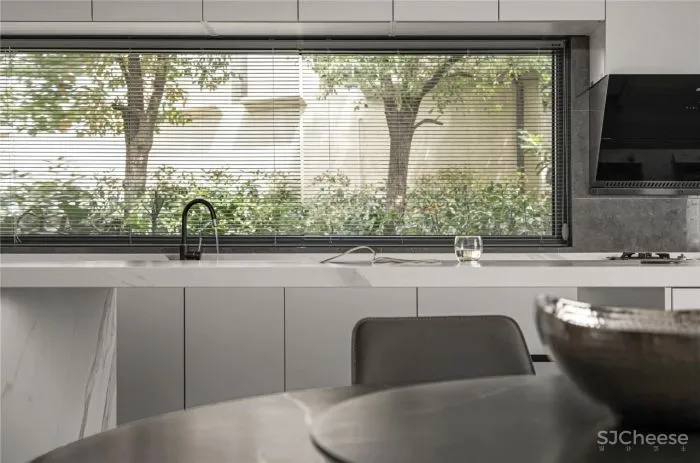 马蹄莲设计：或远亦近，舒缓的自然主义