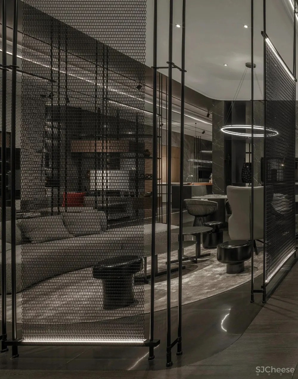 新作｜唐忠汉：环形净透延伸的材质光泽