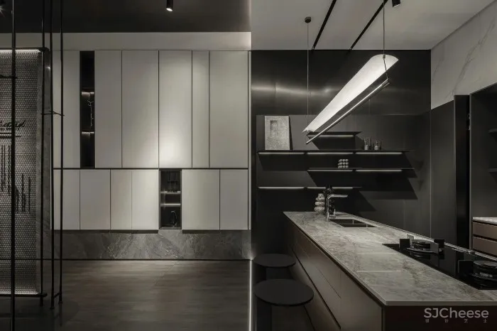 新作｜唐忠汉：环形净透延伸的材质光泽