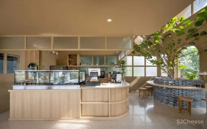 泰国王子餐厅Pae Thewaraj BodinChapa Architects