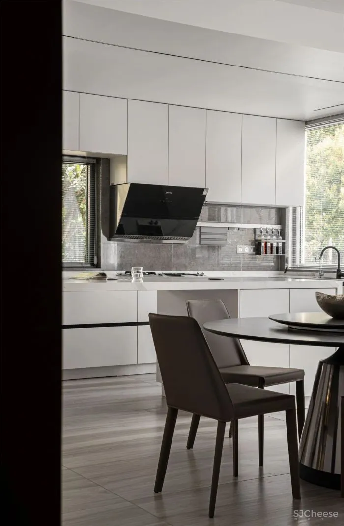 马蹄莲设计：或远亦近，舒缓的自然主义