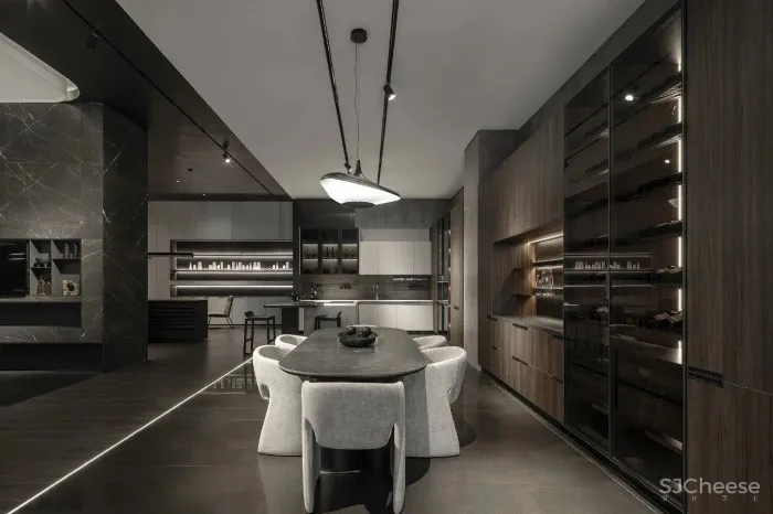 新作｜唐忠汉：环形净透延伸的材质光泽