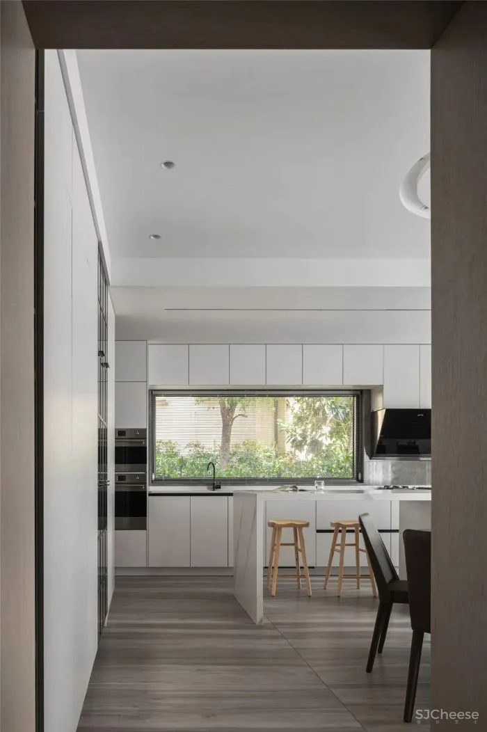 马蹄莲设计：或远亦近，舒缓的自然主义