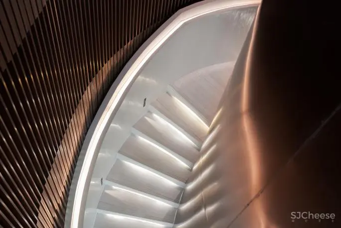 城市脊线上的璀璨之光 —德商彰泰佳兆业·翡丽天玺营销中心-锐度设计