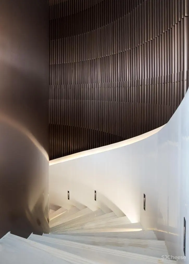 城市脊线上的璀璨之光 —德商彰泰佳兆业·翡丽天玺营销中心-锐度设计